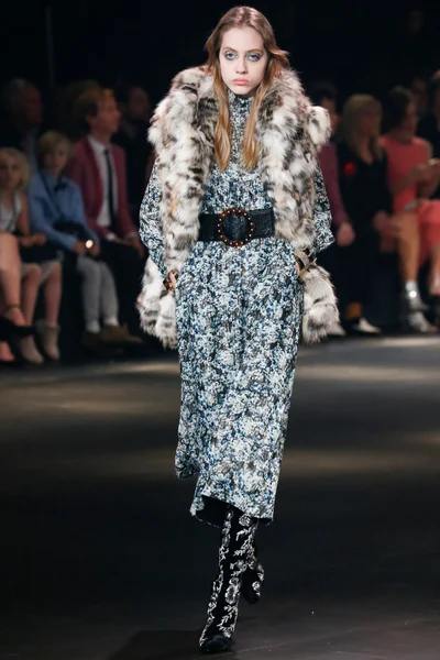 Look 13